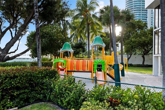 1915 Brickell Ave 1001, Miami, FL 33129