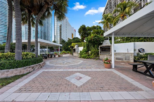 1915 Brickell Ave 1001, Miami, FL 33129