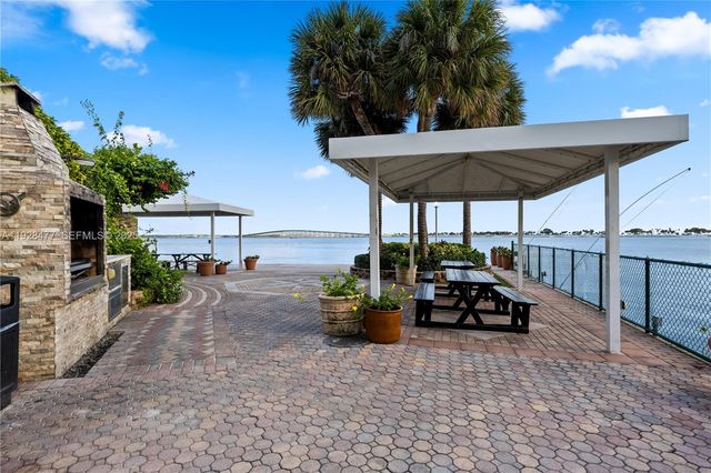 1915 Brickell Ave 1001, Miami, FL 33129