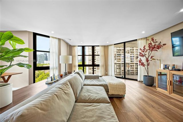 1915 Brickell Ave 1001, Miami, FL 33129