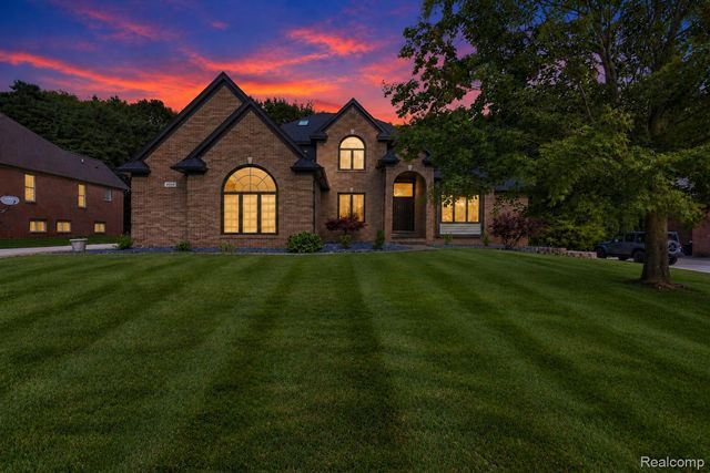 4509 Peppermill Lane, Lake Orion Village, MI 48359