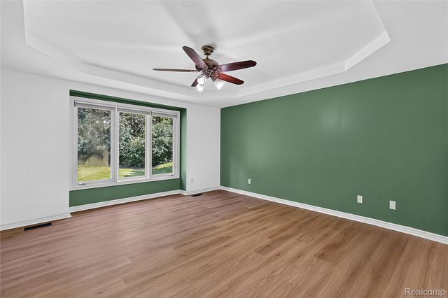 4509 Peppermill Lane, Lake Orion Village, MI 48359