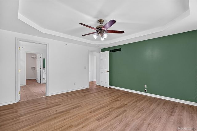 4509 Peppermill Lane, Lake Orion Village, MI 48359