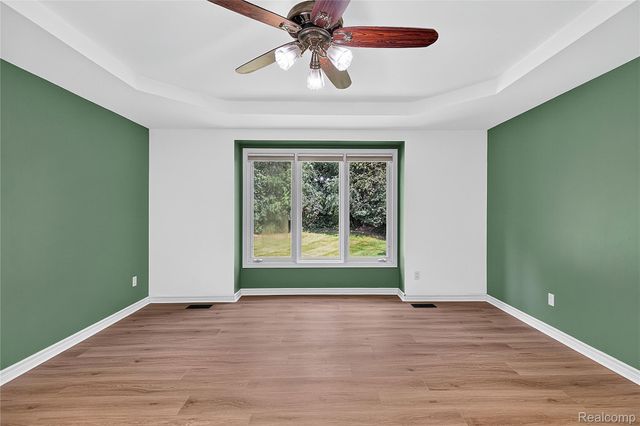 4509 Peppermill Lane, Lake Orion Village, MI 48359