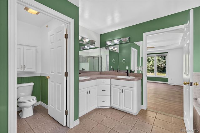 4509 Peppermill Lane, Lake Orion Village, MI 48359