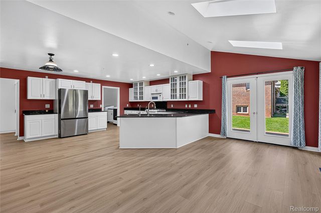 4509 Peppermill Lane, Lake Orion Village, MI 48359