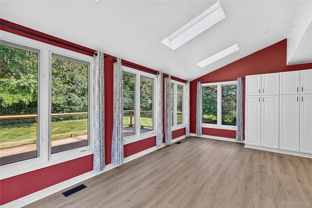 4509 Peppermill Lane, Lake Orion Village, MI 48359