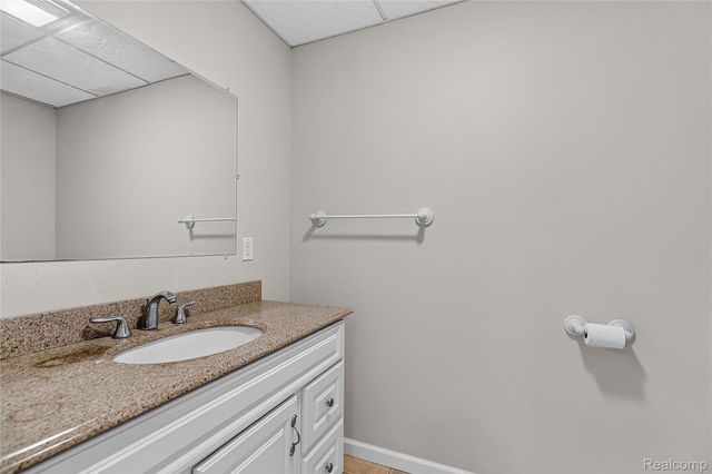 4509 Peppermill Lane, Lake Orion Village, MI 48359