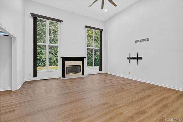 4509 Peppermill Lane, Lake Orion Village, MI 48359