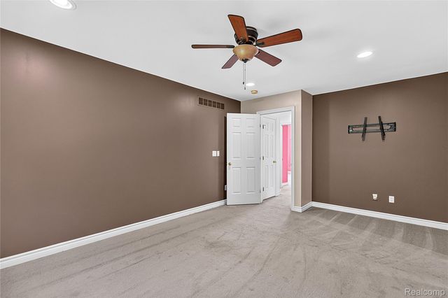 4509 Peppermill Lane, Lake Orion Village, MI 48359