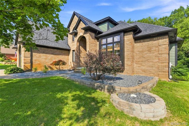 4509 Peppermill Lane, Lake Orion Village, MI 48359