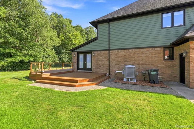 4509 Peppermill Lane, Lake Orion Village, MI 48359