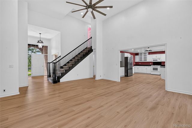 4509 Peppermill Lane, Lake Orion Village, MI 48359