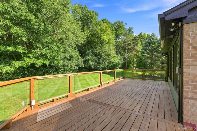 4509 Peppermill Lane, Lake Orion Village, MI 48359