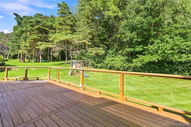 4509 Peppermill Lane, Lake Orion Village, MI 48359