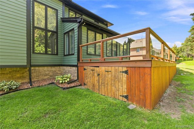 4509 Peppermill Lane, Lake Orion Village, MI 48359