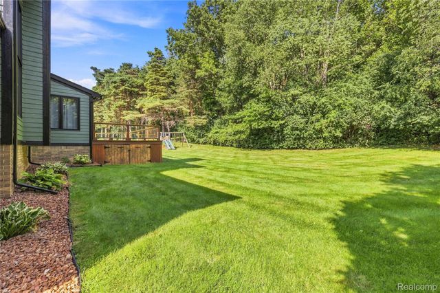 4509 Peppermill Lane, Lake Orion Village, MI 48359