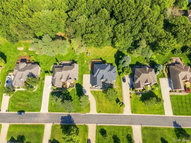 4509 Peppermill Lane, Lake Orion Village, MI 48359