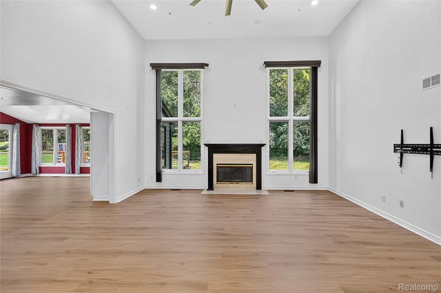 4509 Peppermill Lane, Lake Orion Village, MI 48359