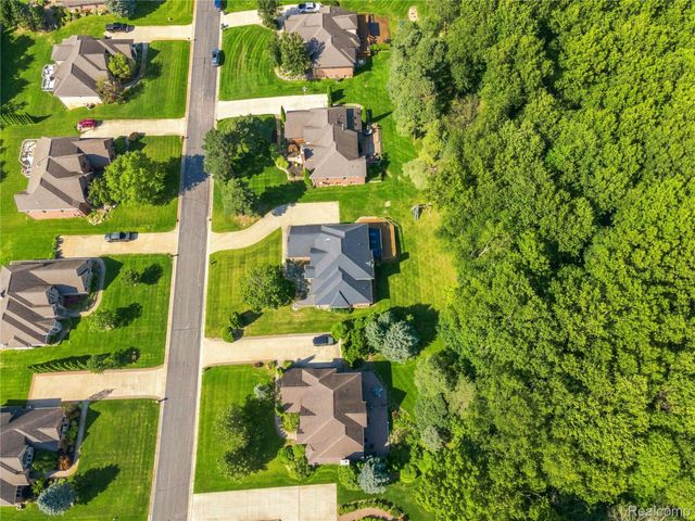 4509 Peppermill Lane, Lake Orion Village, MI 48359