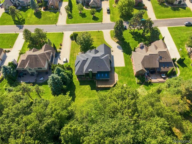 4509 Peppermill Lane, Lake Orion Village, MI 48359