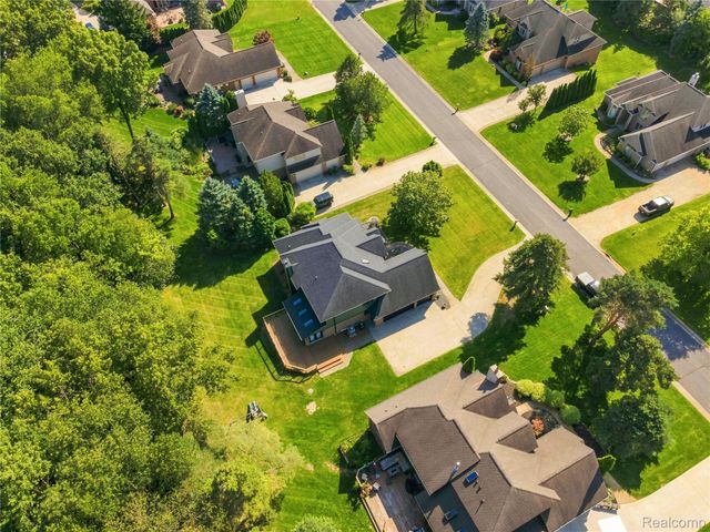 4509 Peppermill Lane, Lake Orion Village, MI 48359