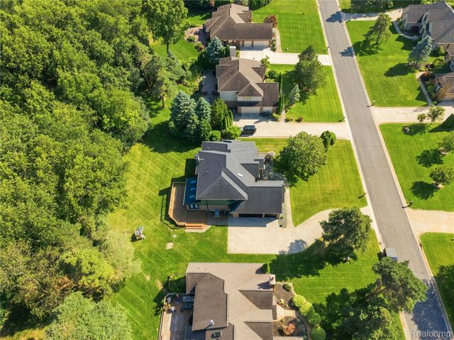 4509 Peppermill Lane, Lake Orion Village, MI 48359