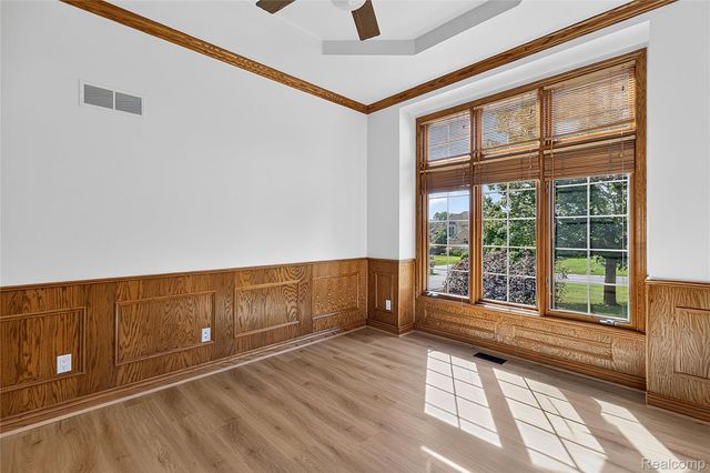 4509 Peppermill Lane, Lake Orion Village, MI 48359