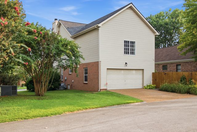 1804 Carrington Ct, Franklin, TN 37064