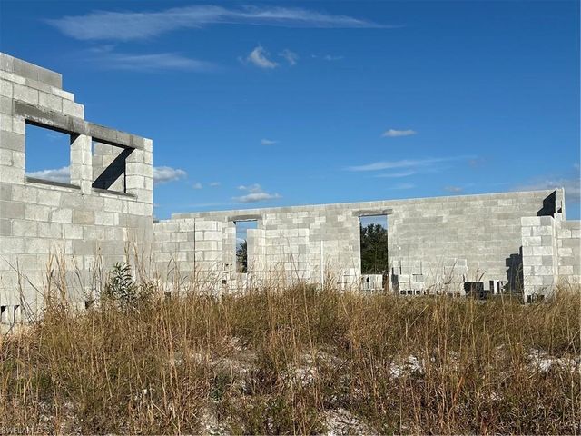 3853 68th AVE NE, Naples, FL 34120