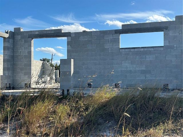 3853 68th AVE NE, Naples, FL 34120