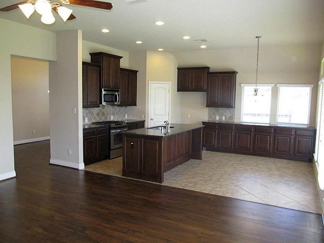 14104 Green Thicket Drive, Pearland, TX 77584