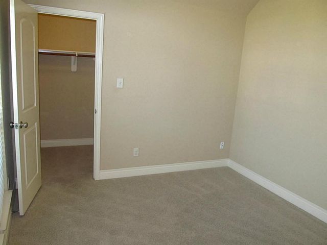 14104 Green Thicket Drive, Pearland, TX 77584