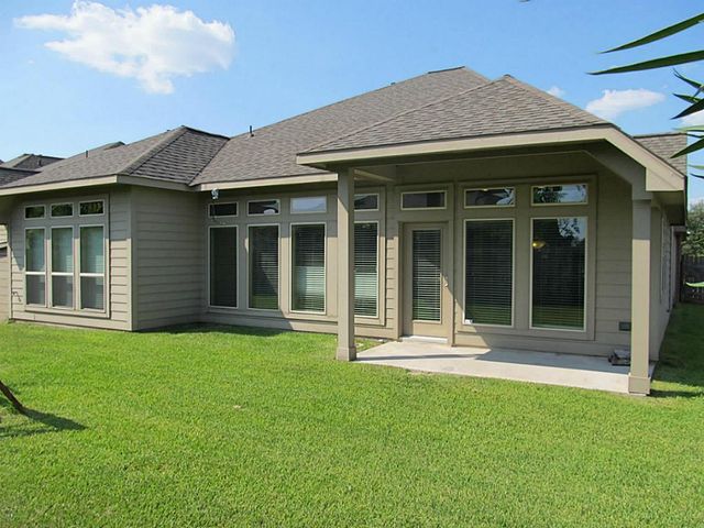 14104 Green Thicket Drive, Pearland, TX 77584