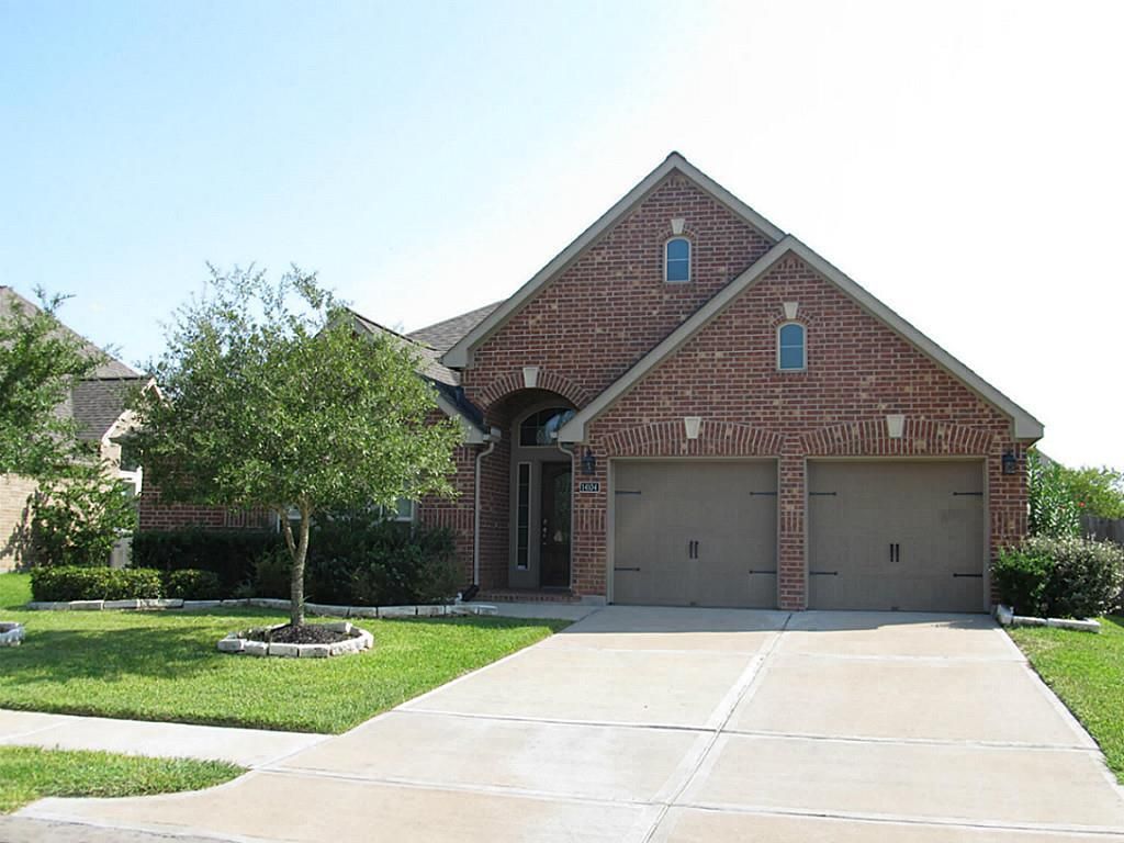 14104 Green Thicket Drive, Pearland, TX 77584