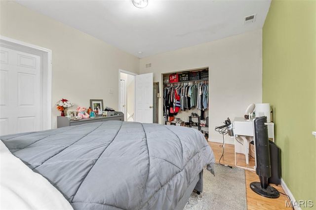 5036 Cabanne Avenue, St Louis, MO 63113