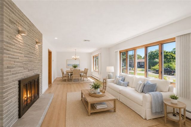 8 Wabasso Terrace, Middletown, RI 02842