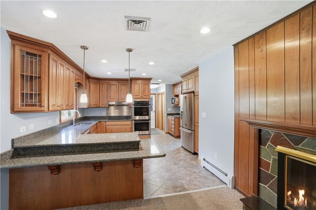 8 Wabasso Terrace, Middletown, RI 02842