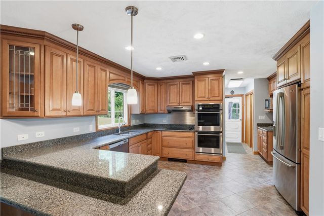 8 Wabasso Terrace, Middletown, RI 02842