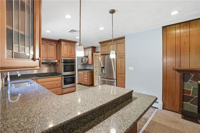 8 Wabasso Terrace, Middletown, RI 02842