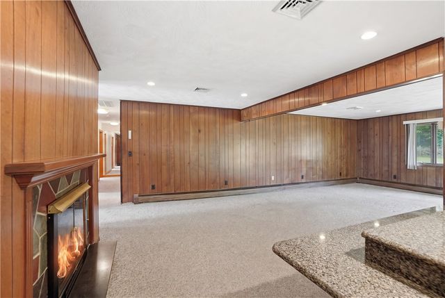 8 Wabasso Terrace, Middletown, RI 02842