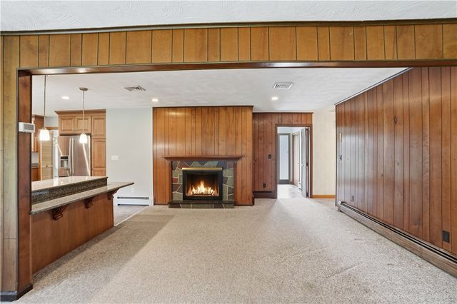 8 Wabasso Terrace, Middletown, RI 02842