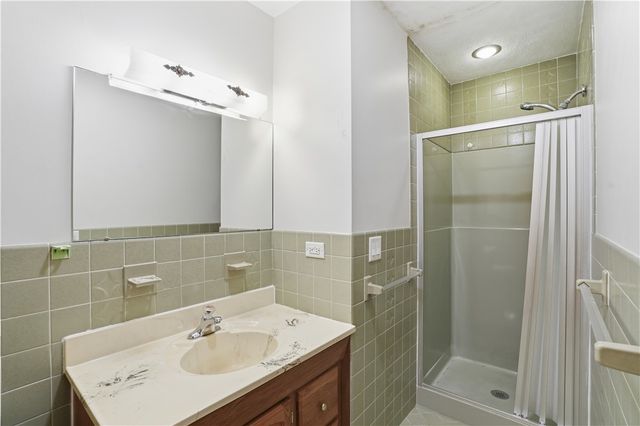 8 Wabasso Terrace, Middletown, RI 02842
