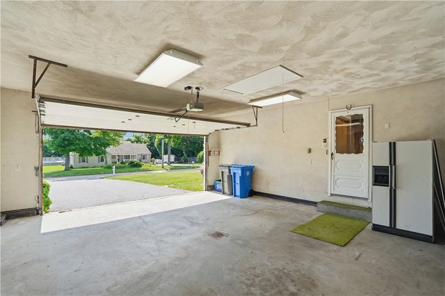 8 Wabasso Terrace, Middletown, RI 02842