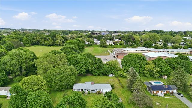 8 Wabasso Terrace, Middletown, RI 02842