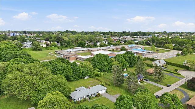 8 Wabasso Terrace, Middletown, RI 02842