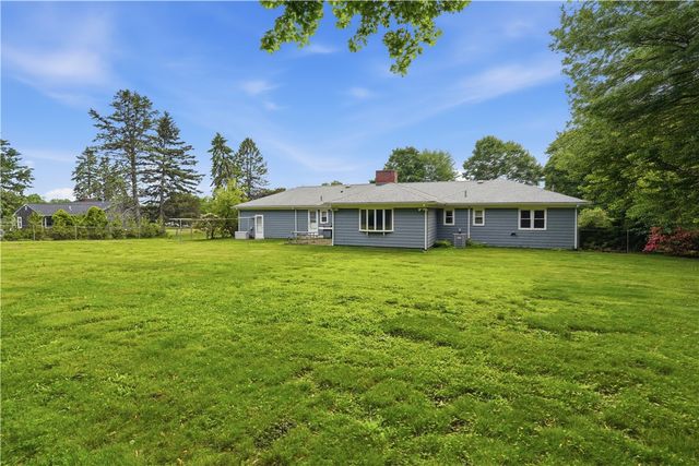 8 Wabasso Terrace, Middletown, RI 02842