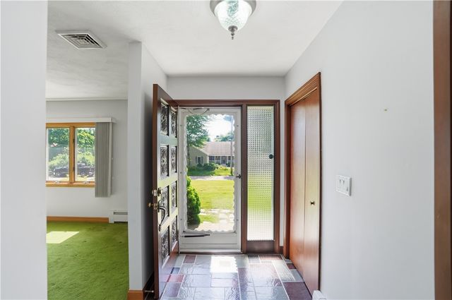 8 Wabasso Terrace, Middletown, RI 02842
