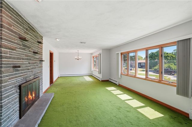 8 Wabasso Terrace, Middletown, RI 02842