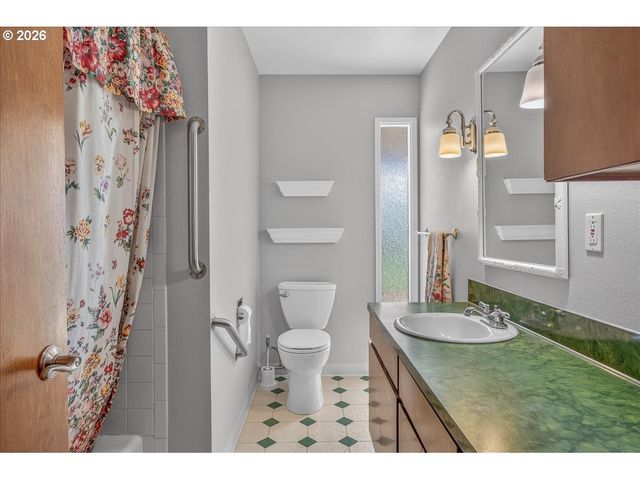 51913 Se WOODMERE Ct, Scappoose, OR 97056